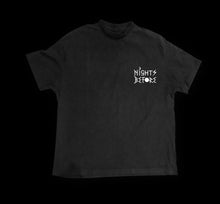 Laden Sie das Bild in den Galerie-Viewer, Limitiertes „Nights Before“ Pocket-T-Shirt